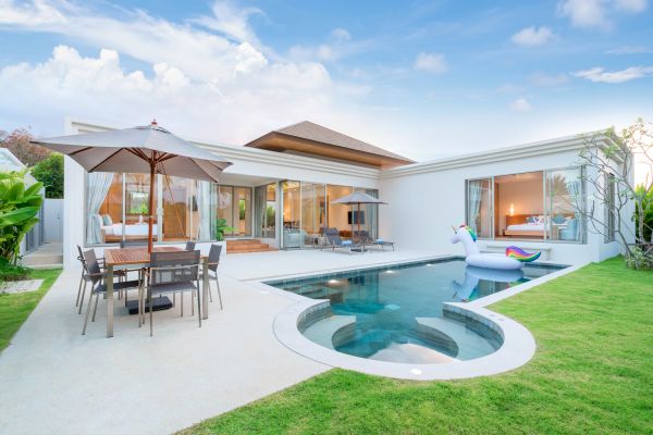 Pool Deck Pouring